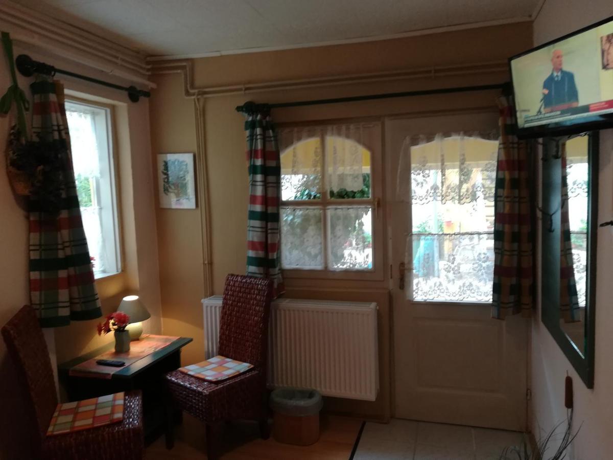 Castello Vendeg Es Apartmanhaz إغير المظهر الخارجي الصورة