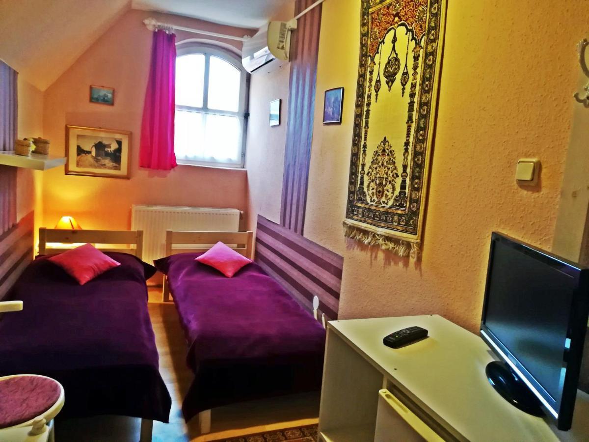 Castello Vendeg Es Apartmanhaz إغير المظهر الخارجي الصورة