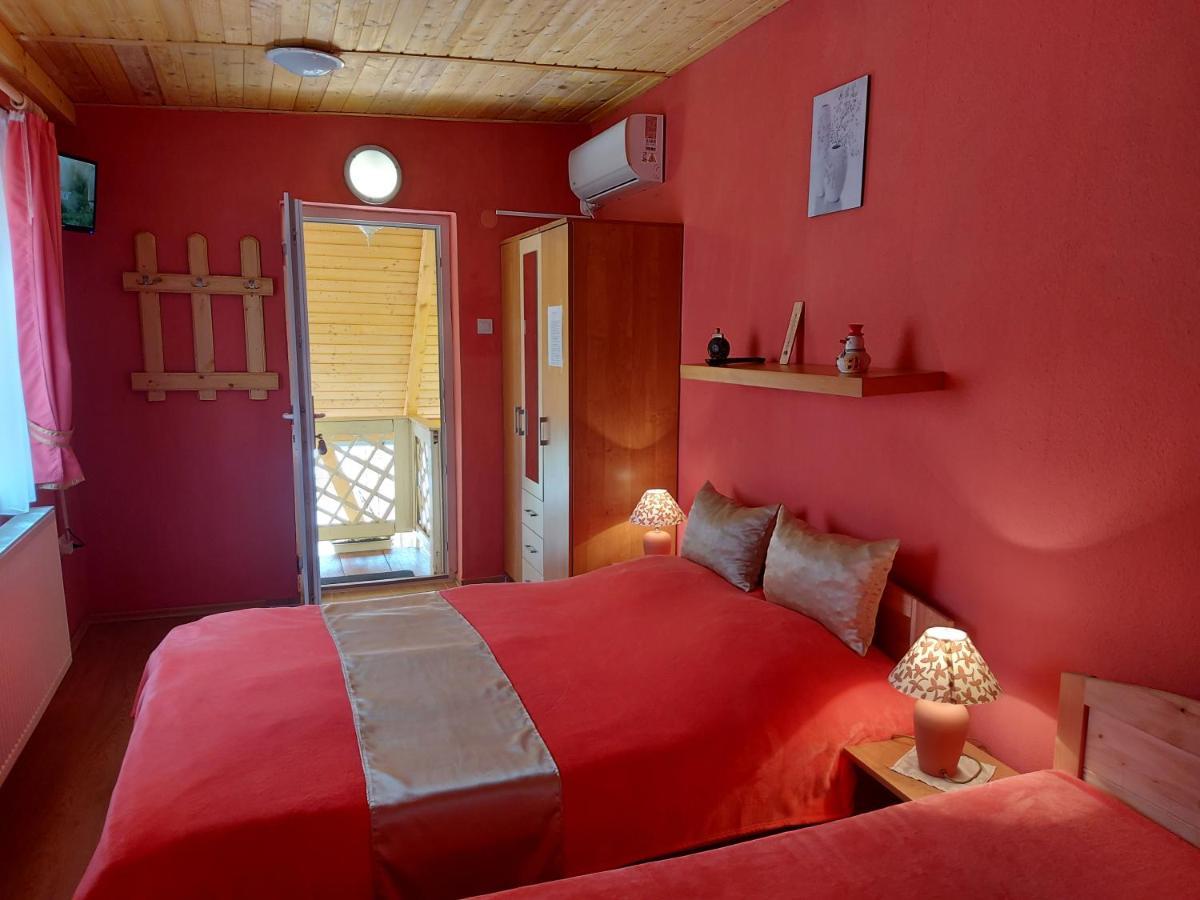 Castello Vendeg Es Apartmanhaz إغير المظهر الخارجي الصورة