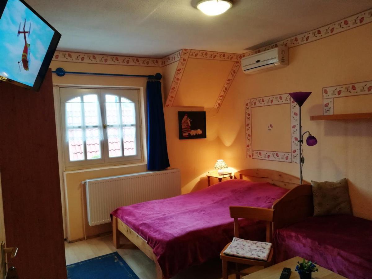 Castello Vendeg Es Apartmanhaz إغير المظهر الخارجي الصورة
