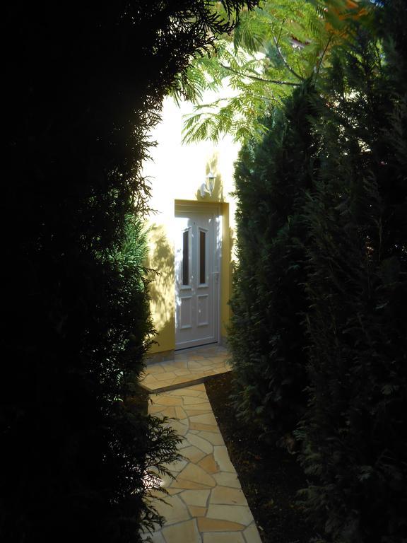 Castello Vendeg Es Apartmanhaz إغير المظهر الخارجي الصورة