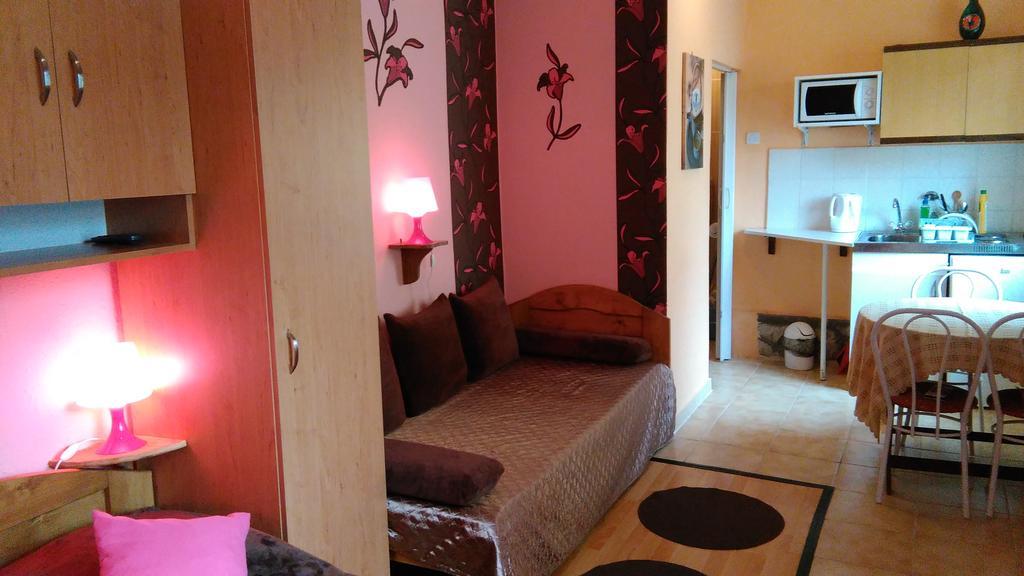 Castello Vendeg Es Apartmanhaz إغير الغرفة الصورة