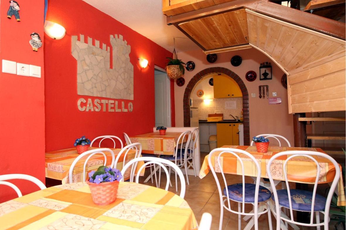 Castello Vendeg Es Apartmanhaz إغير المظهر الخارجي الصورة