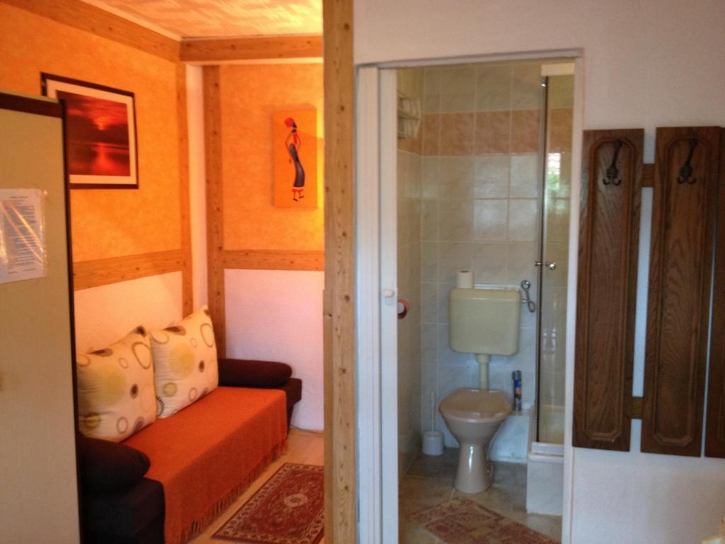 Castello Vendeg Es Apartmanhaz إغير الغرفة الصورة