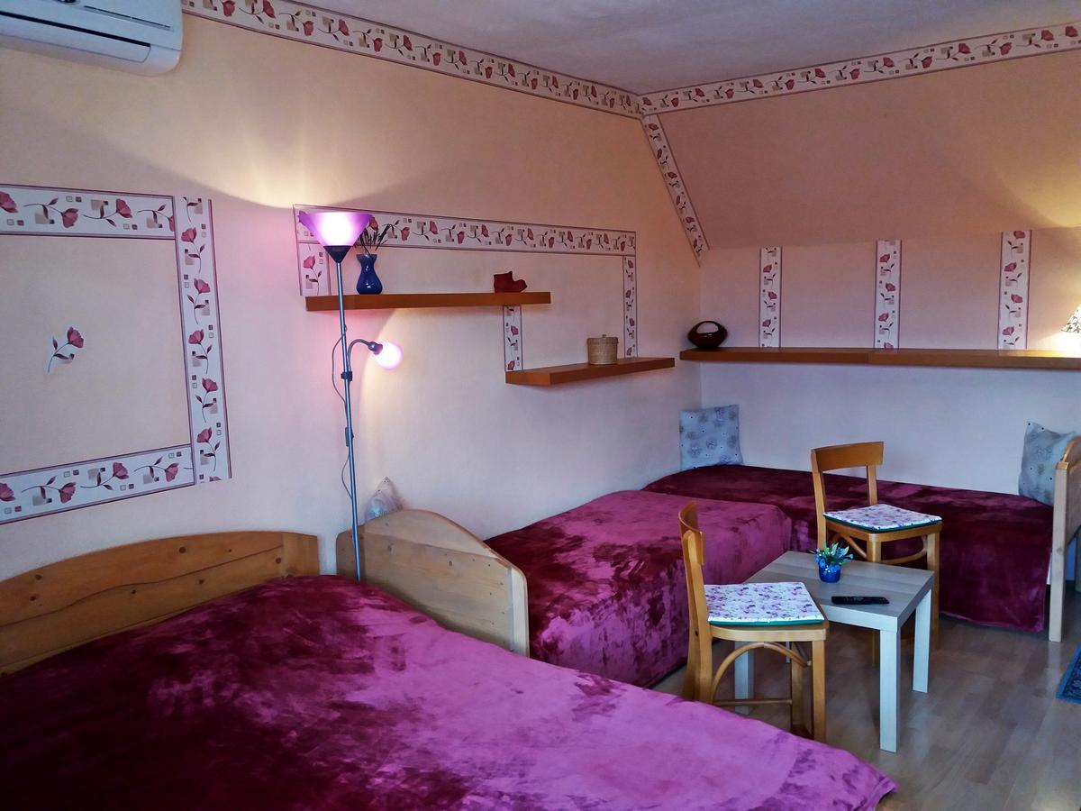 Castello Vendeg Es Apartmanhaz إغير المظهر الخارجي الصورة