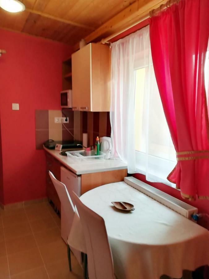 Castello Vendeg Es Apartmanhaz إغير المظهر الخارجي الصورة