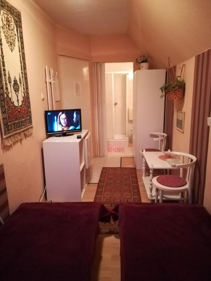 Castello Vendeg Es Apartmanhaz إغير المظهر الخارجي الصورة