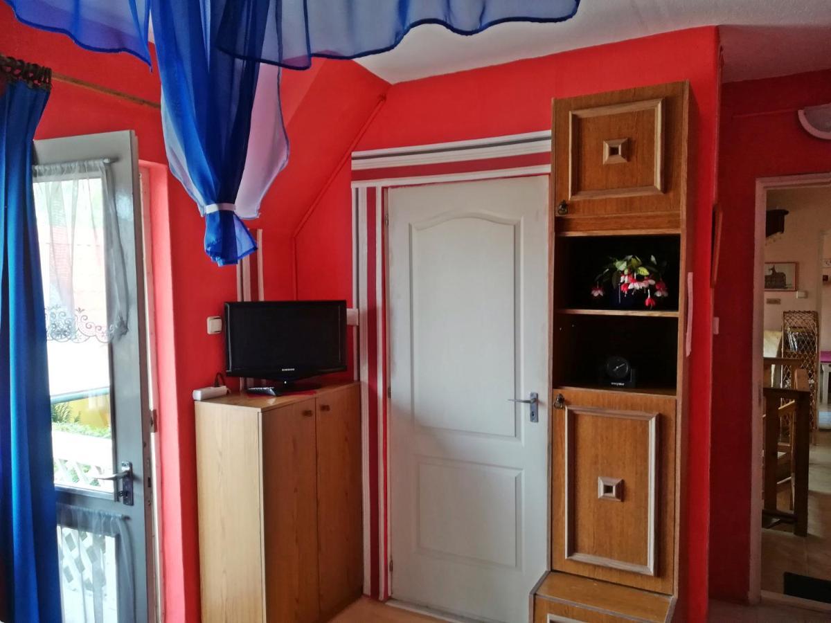 Castello Vendeg Es Apartmanhaz إغير المظهر الخارجي الصورة